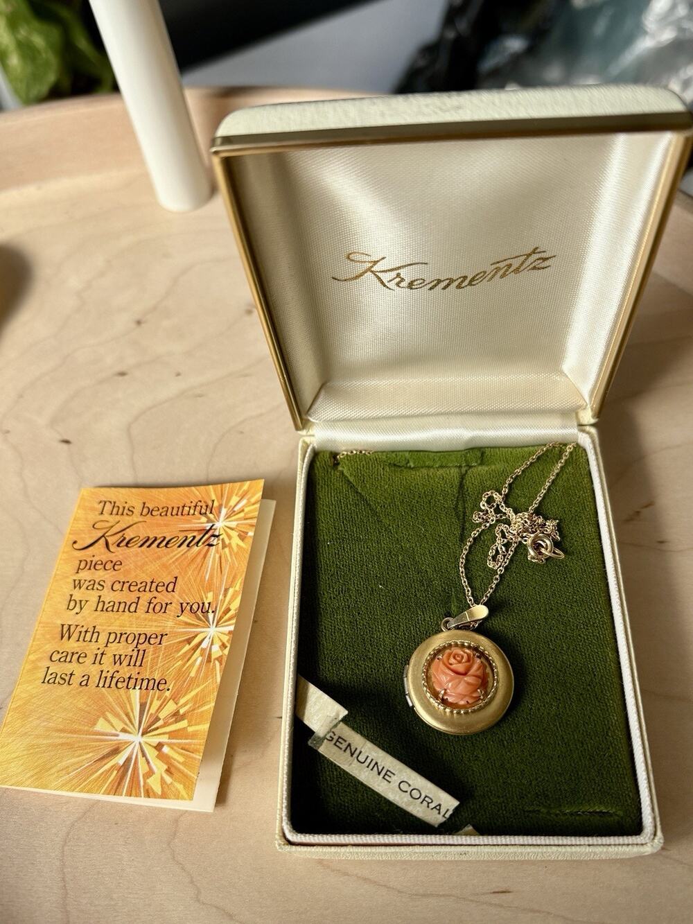 Krementz 14k Gold Filled Overlay Floral Coral Engraved Locket Necklace In Box